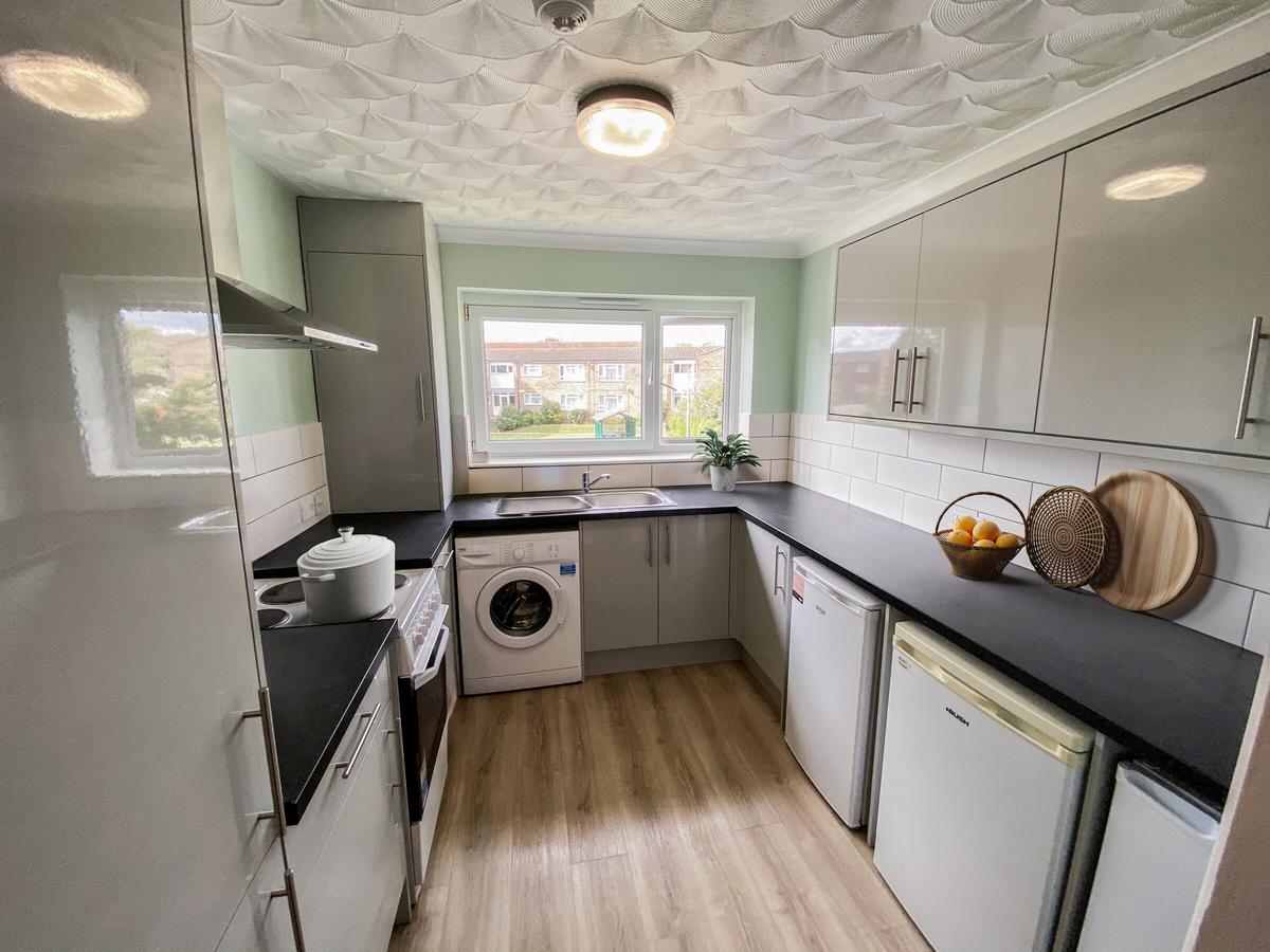 3 bedroom apartment for rent Wheeler Close, Colchester, CO4 3YT UniHomes