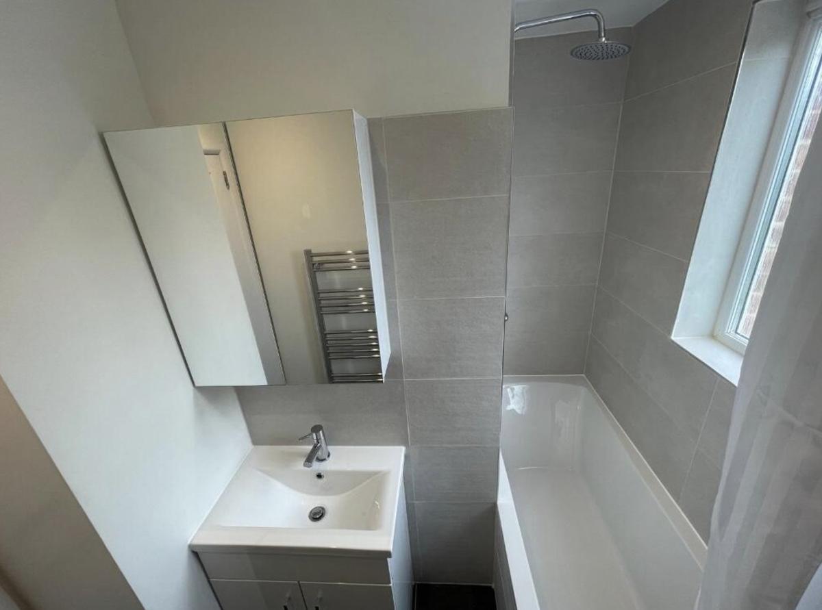 6 bedroom house on Codrington Street, Newtown, Exeter