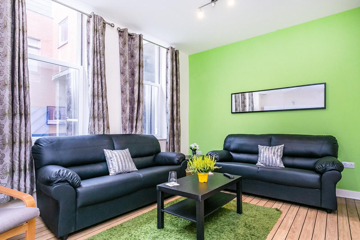 4 bedroom apartment on Tithebarn Street, City Centre, Preston