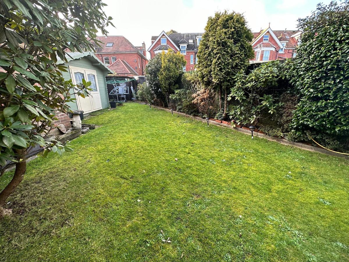 3 bedroom house for rent Chessel Avenue Bournemouth, BH5 1LQ UniHomes