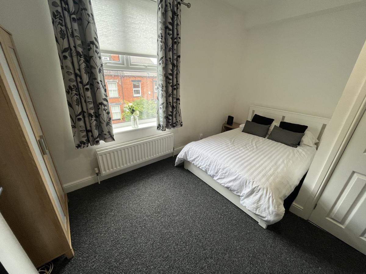 4 bedroom house for rent Wetherby Grove Leeds, LS4 2JH UniHomes