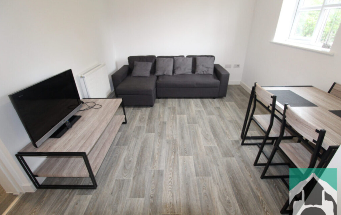 2 bedroom apartment on Escelie Way, Selly Oak, Birmingham