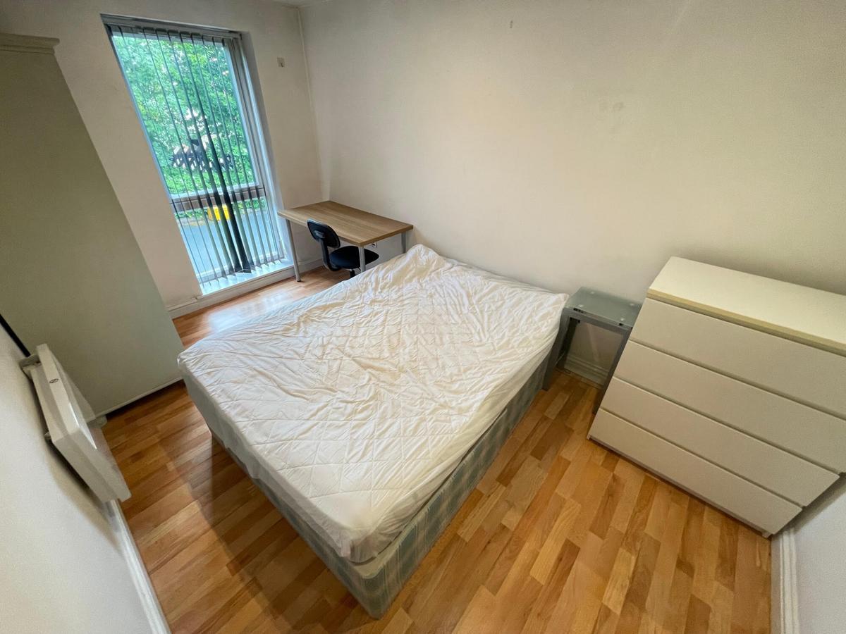 3 bedroom apartment for rent Holborn Approach, Leeds, LS6 2PT UniHomes