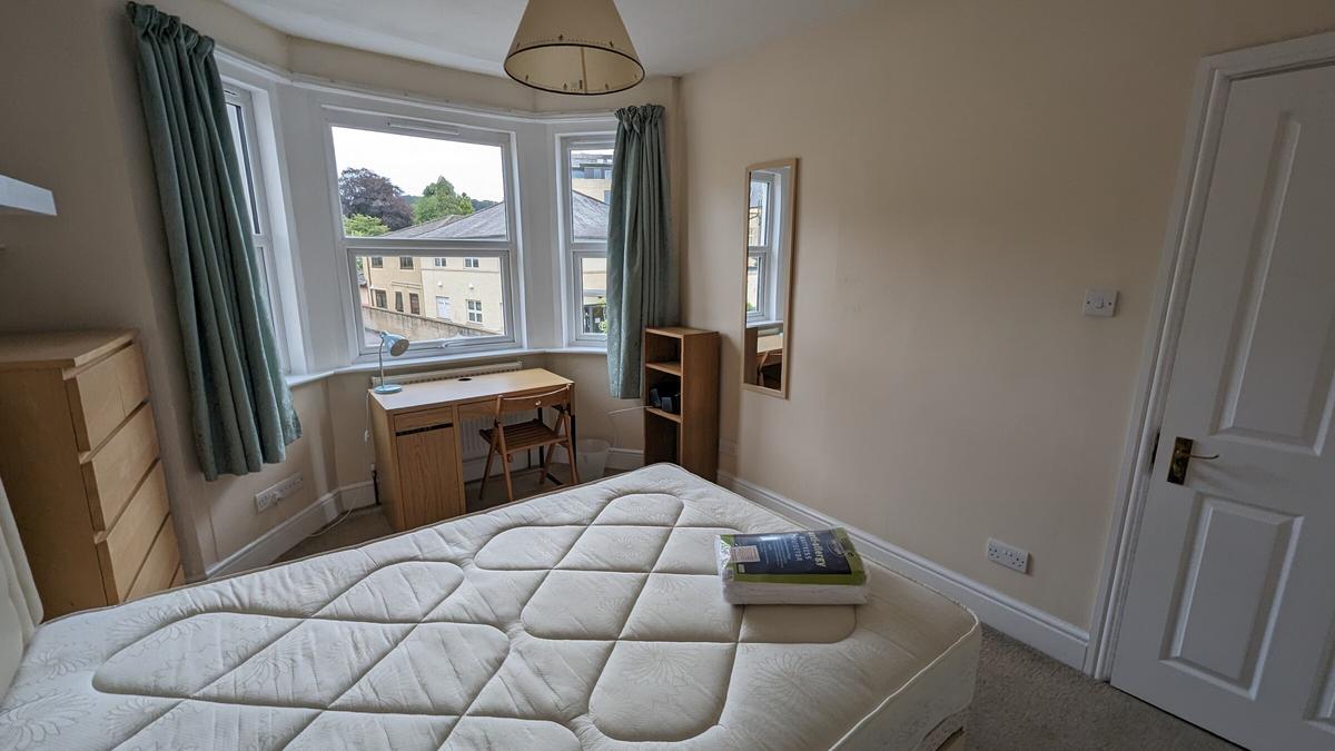 5 bedroom house for rent Livingstone Terrace, Bath, BA2 3LE UniHomes