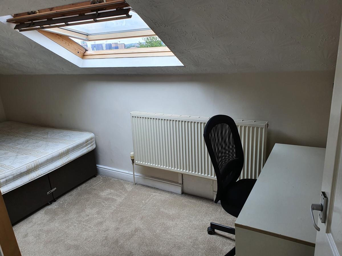 6 bedroom house for rent Carberry Road, Leeds, LS6 1QQ UniHomes