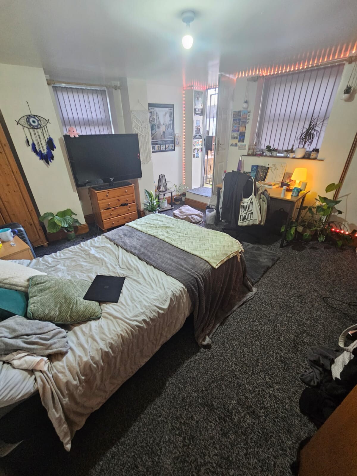 8 bedroom house for rent Hill Top Street, Leeds, LS6 1NW UniHomes