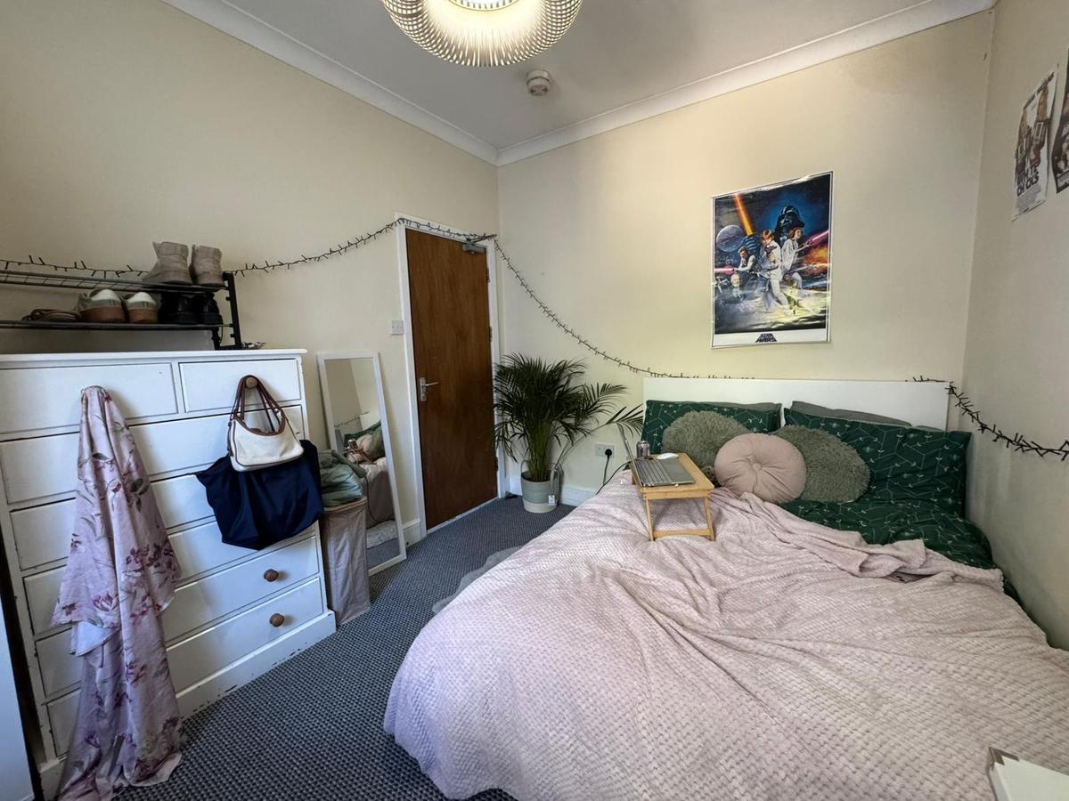 2 bedroom apartment on Bayview Terrace, Brynmill, Swansea
