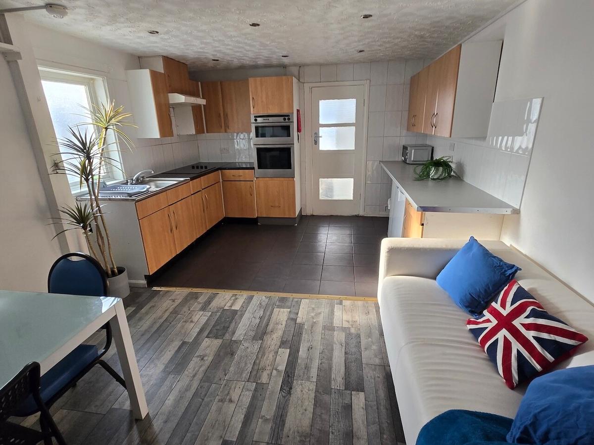 5 bedroom house on Middleton Boulevard, Wollaton, Nottingham