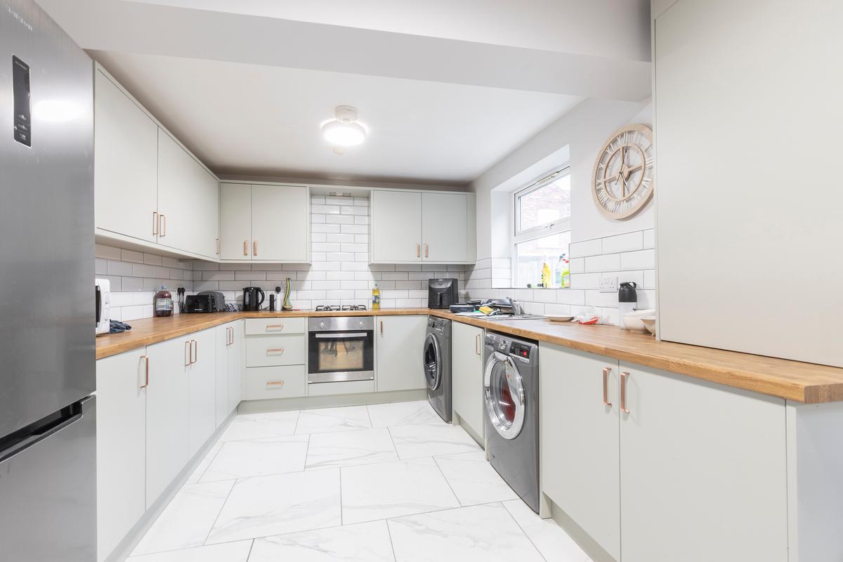 6 bedroom house on Beresford Avenue, Beverley Road, Hull