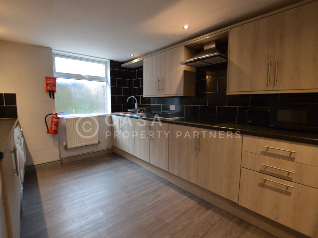 6 bedroom house for rent Queens Road, Leeds, LS6 1HU UniHomes