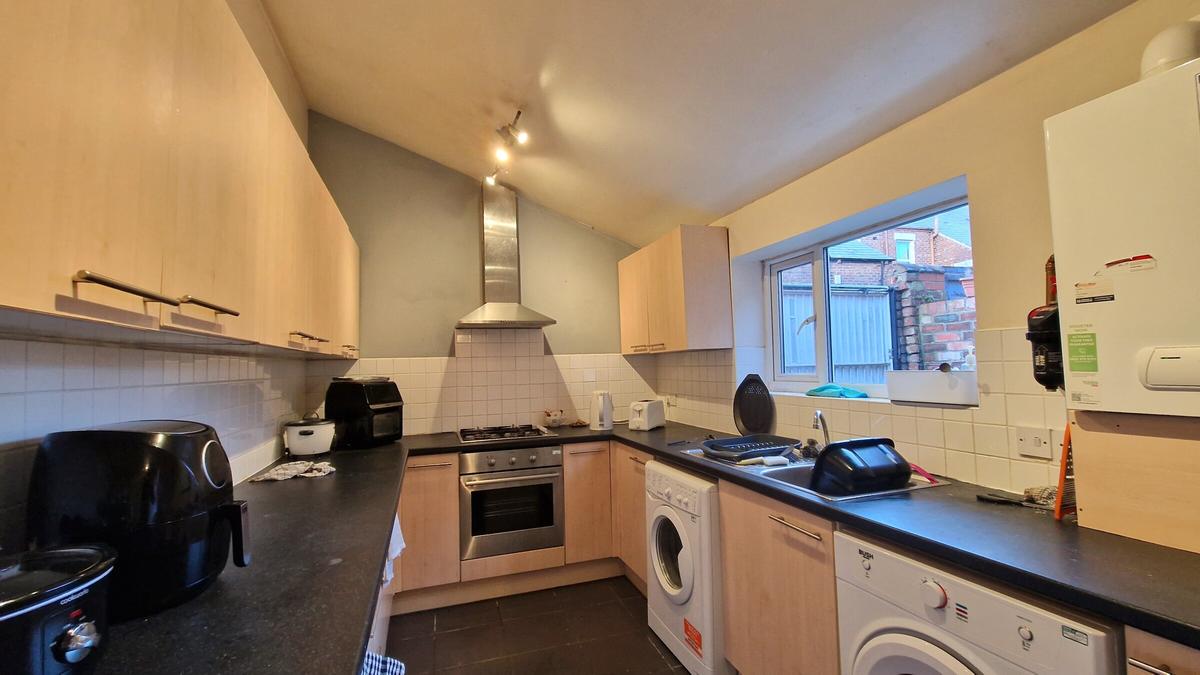 5 bedroom house for rent Roxburgh Place, Newcastle, NE6 5HU UniHomes