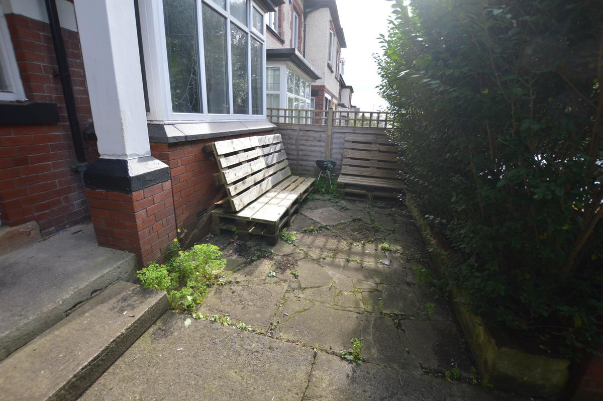 6 bedroom house for rent Rokeby Gardens Leeds, LS6 3JZ UniHomes