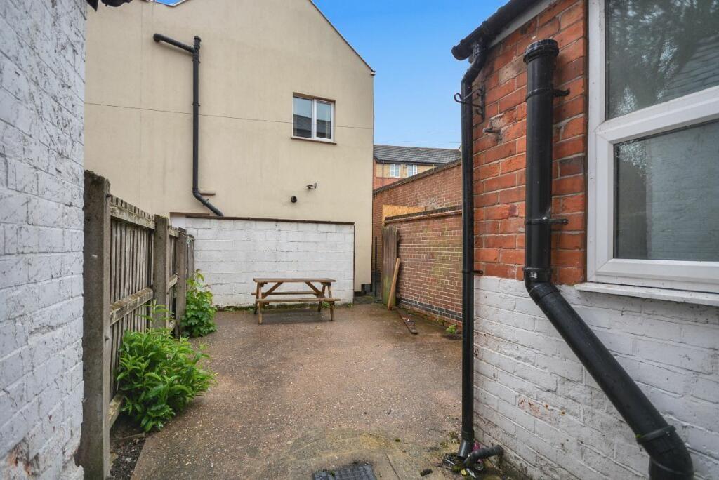 4 bedroom house for rent Alfreton Road Nottingham, NG7 3PE UniHomes