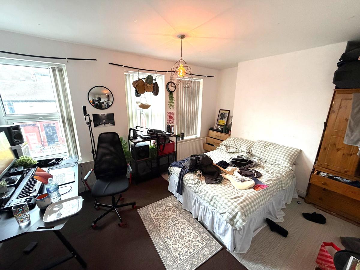 5 bedroom house on Walmsley Road, Hyde Park, Leeds