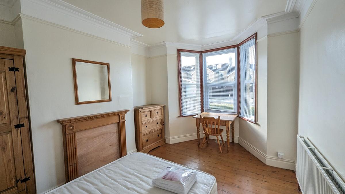 4 bedroom house for rent Shaftesbury Road, Bath, BA2 3LQ UniHomes
