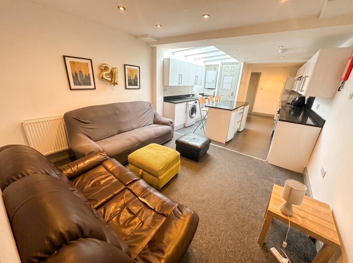 6 bedroom house on Dartmouth Road, Selly Oak, Birmingham