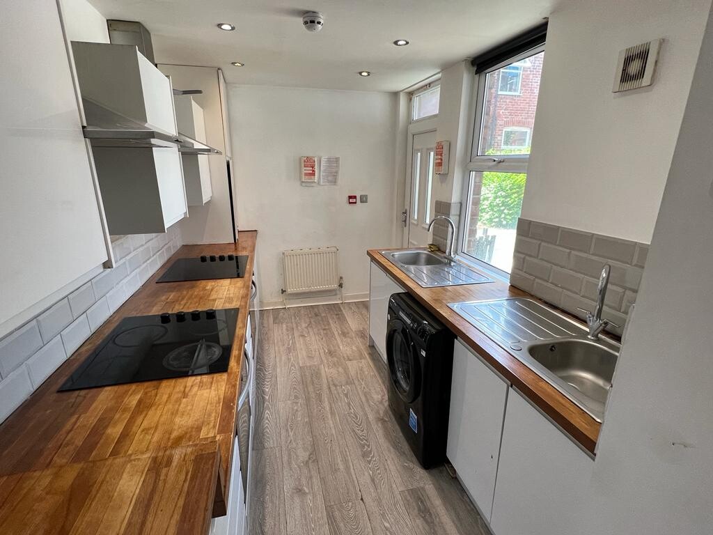 8 bedroom house for rent Headingley Mount, Leeds, LS6 3EL UniHomes