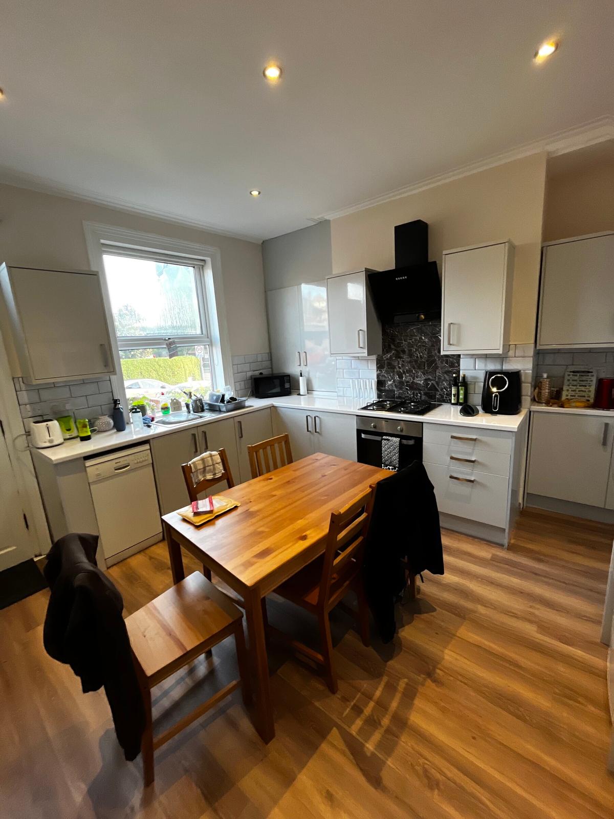 6 bedroom house for rent Headingley Mount, Leeds, LS6 3EL UniHomes