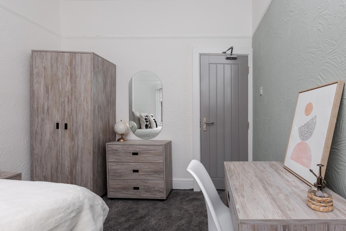 7 bedroom house for rent Queens Drive, Liverpool, L18 2DY UniHomes