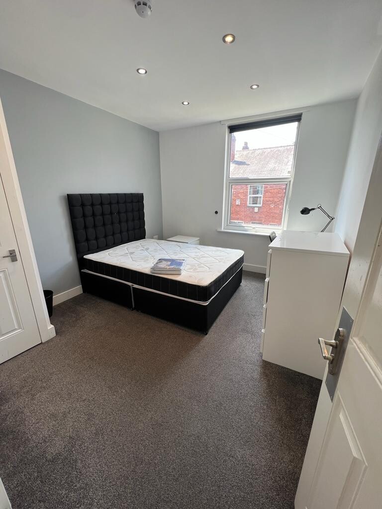 8 bedroom house for rent Headingley Mount, Leeds, LS6 3EL UniHomes