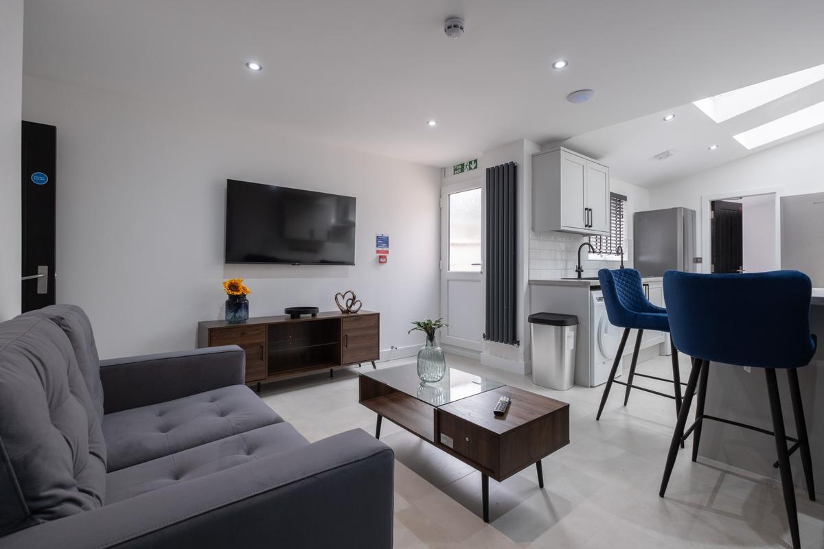 6 bedroom house on Vernon Street, High Street, Lincoln