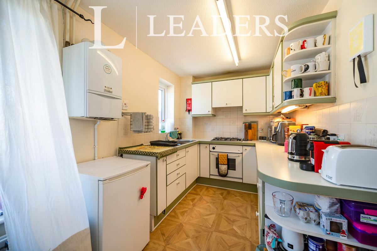 4 bedroom house for rent St Thomas's Street, Portsmouth, PO1 2HE UniHomes