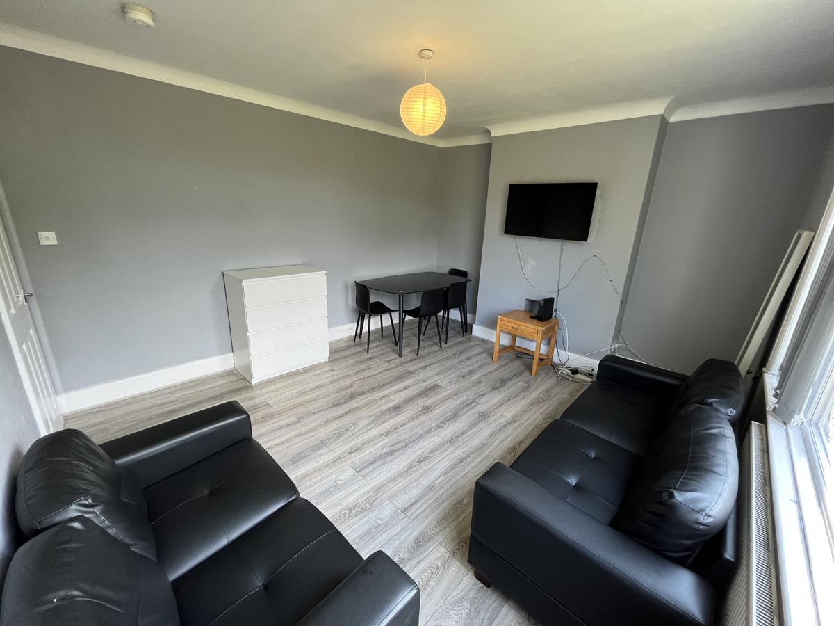 5 bedroom house for rent Headingley Crescent, Leeds, LS6 3EH UniHomes