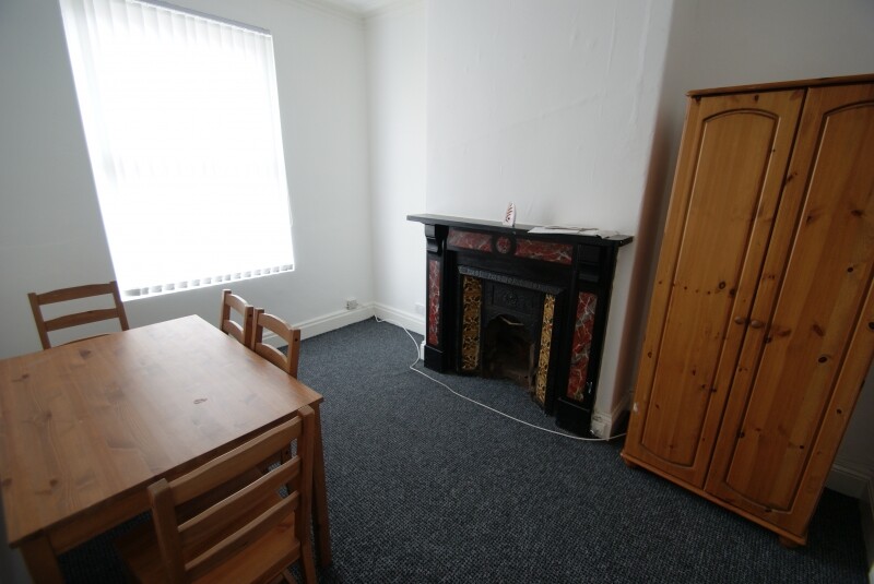 4 bedroom house for rent Carberry Place, Leeds, LS6 1QJ UniHomes