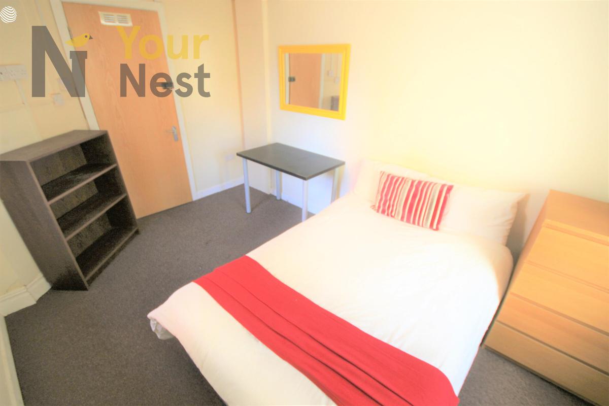 3 bedroom apartment for rent Headingley Avenue, Leeds, LS6 3EP UniHomes