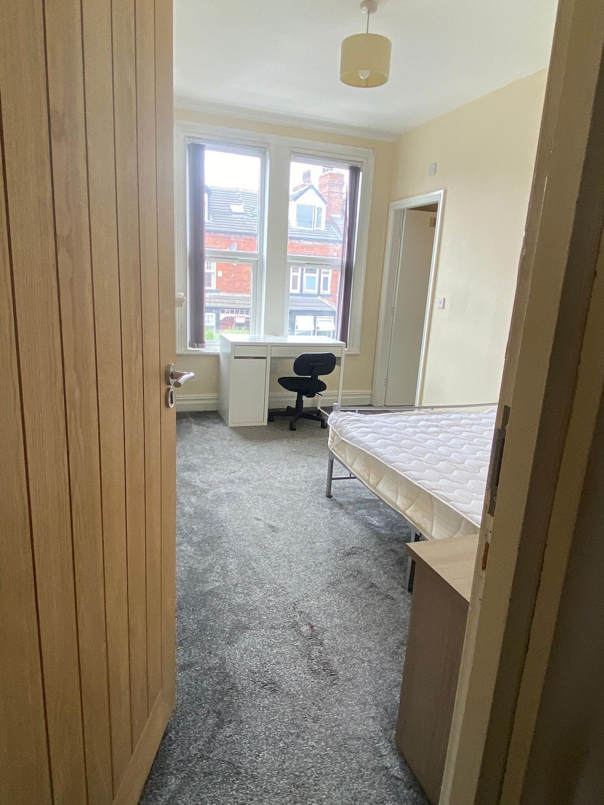 6 bedroom house for rent Headingley Mount, Leeds, LS6 3EL UniHomes