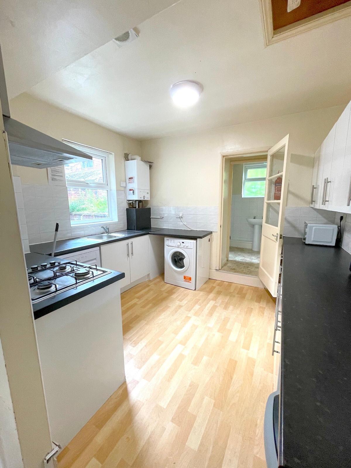 7 bedroom house for rent Crookesmoor Road, Sheffield, S10 1BH UniHomes