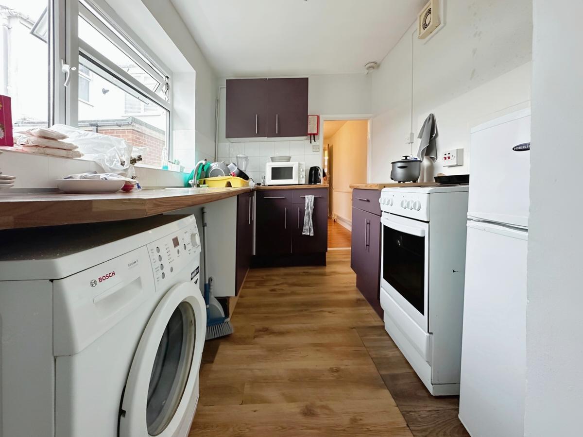 4 bedroom house for rent Dover Street, Southampton, SO14 6GF UniHomes