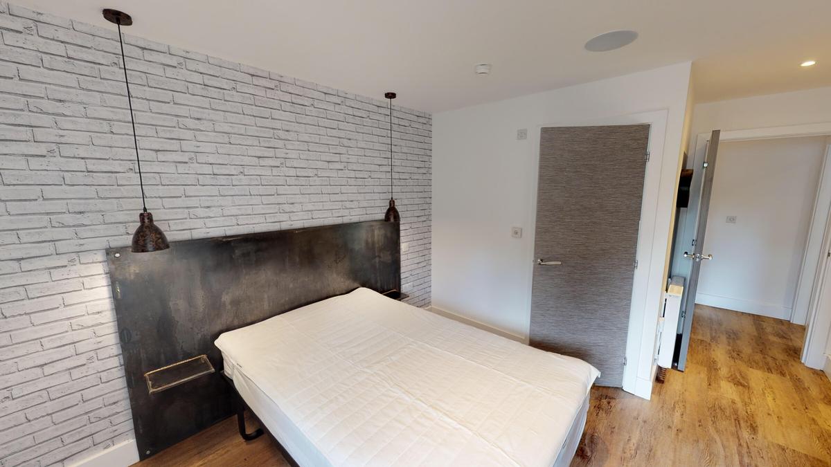 3 bedroom apartment for rent Moorland Avenue Flat 2, Leeds, LS6 1AP UniHomes