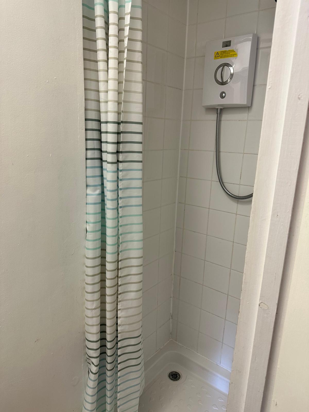 6 bedroom house for rent Holworthy Road Norwich, NR5 9DG UniHomes