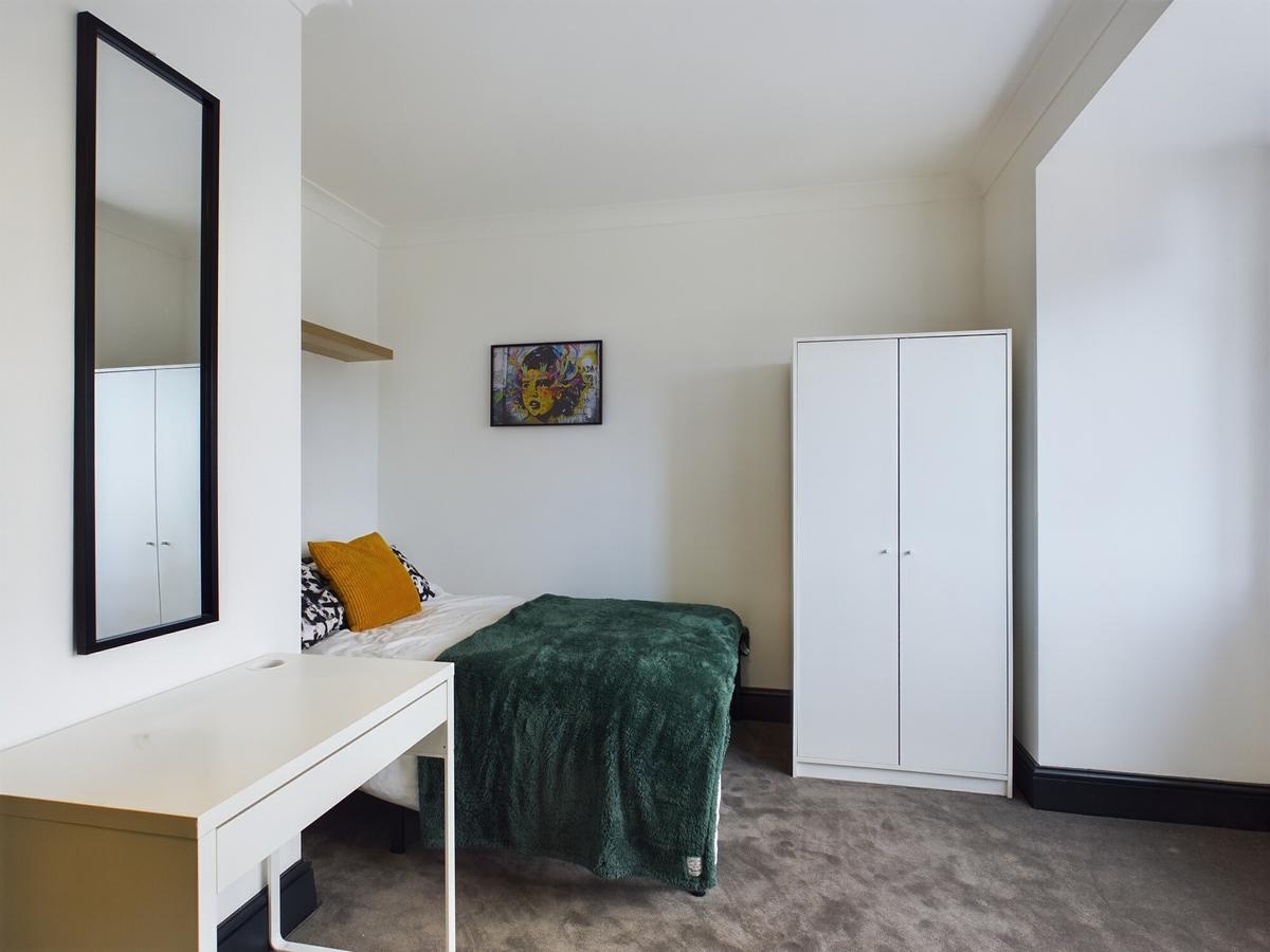 6 bedroom house for rent Monks Park Avenue, Bristol, BS7 0UN UniHomes