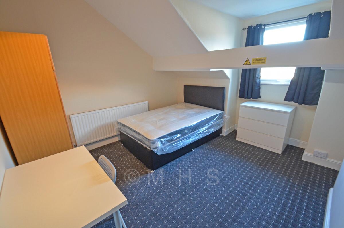 6 bedroom house for rent Woodhouse Street Leeds, LS6 2NY UniHomes