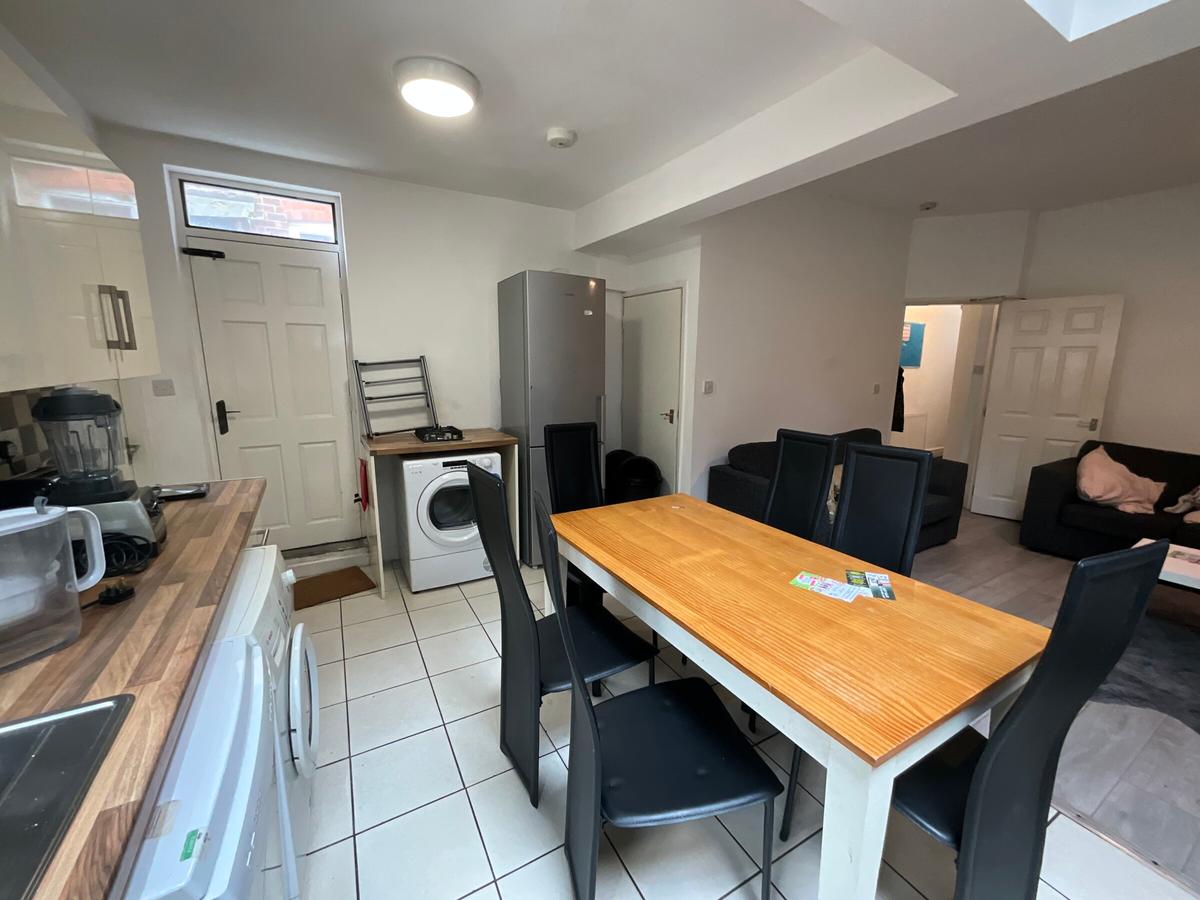 7 bedroom house for rent Derby Grove, Nottingham, NG7 1PF UniHomes