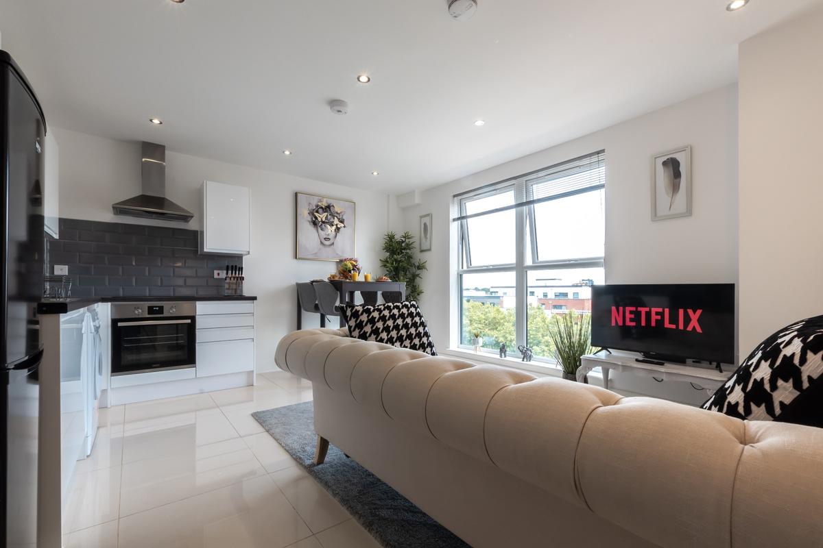 2 bedroom apartment on Atlantic Mansions 151 Albert Road South, City Centre, Southampton