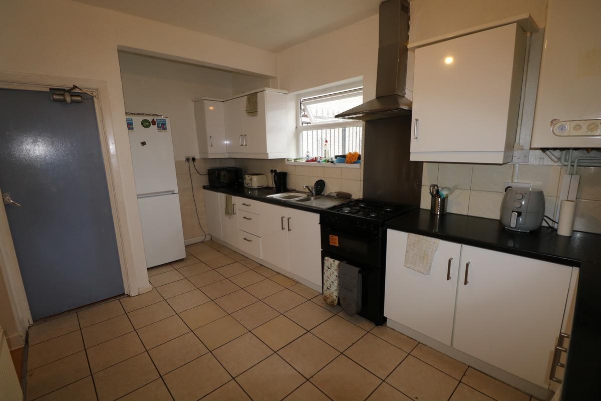 5 bedroom house on Derby Road, Lenton, Nottingham