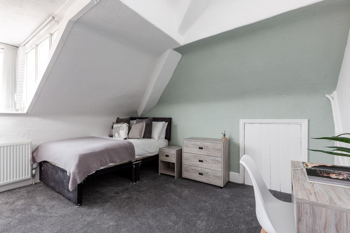 7 bedroom house for rent Queens Drive, Liverpool, L18 2DY UniHomes