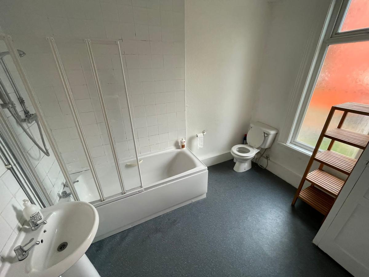 8 bedroom house for rent Ash Grove, Leeds, LS6 1AX UniHomes