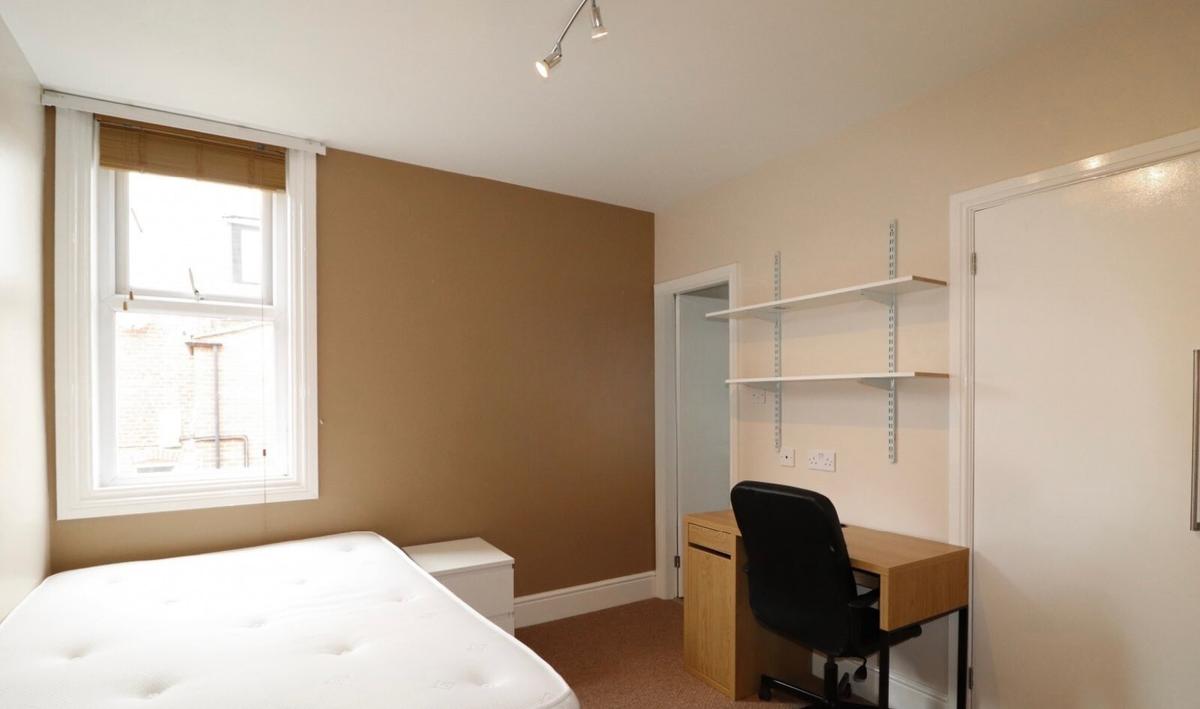 3 bedroom apartment for rent Cardigan Road, Leeds, LS6 1LU UniHomes