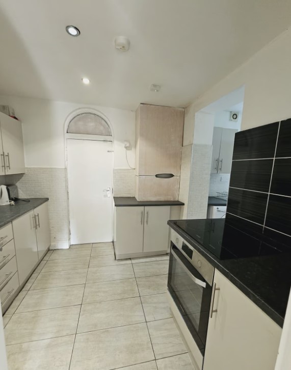 11 bedroom house on Langdale Gardens, Headingley, Leeds