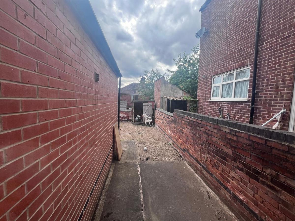 7 bedroom house for rent Harlaxton Drive, Nottingham, NG7 1JE UniHomes