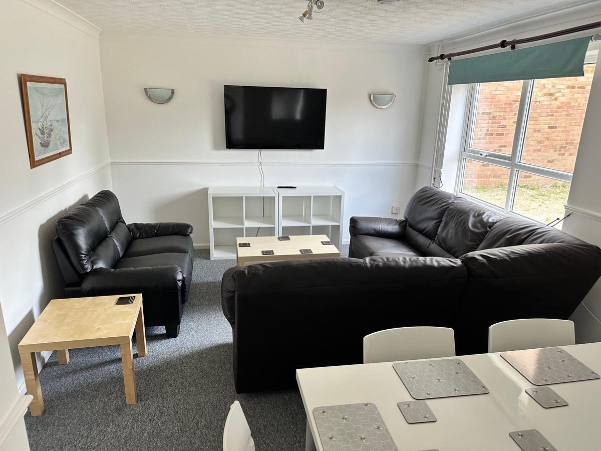 6 bedroom house for rent Holworthy Road Norwich, NR5 9DG UniHomes