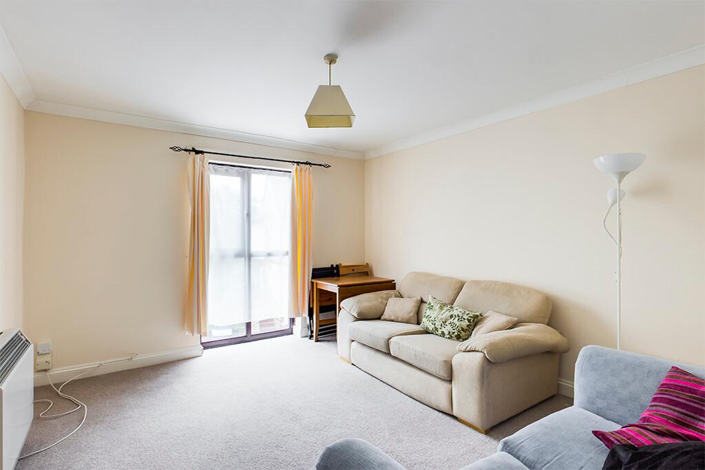 2 bedroom house for rent Oakley House, Court Road, Southampton, SO15