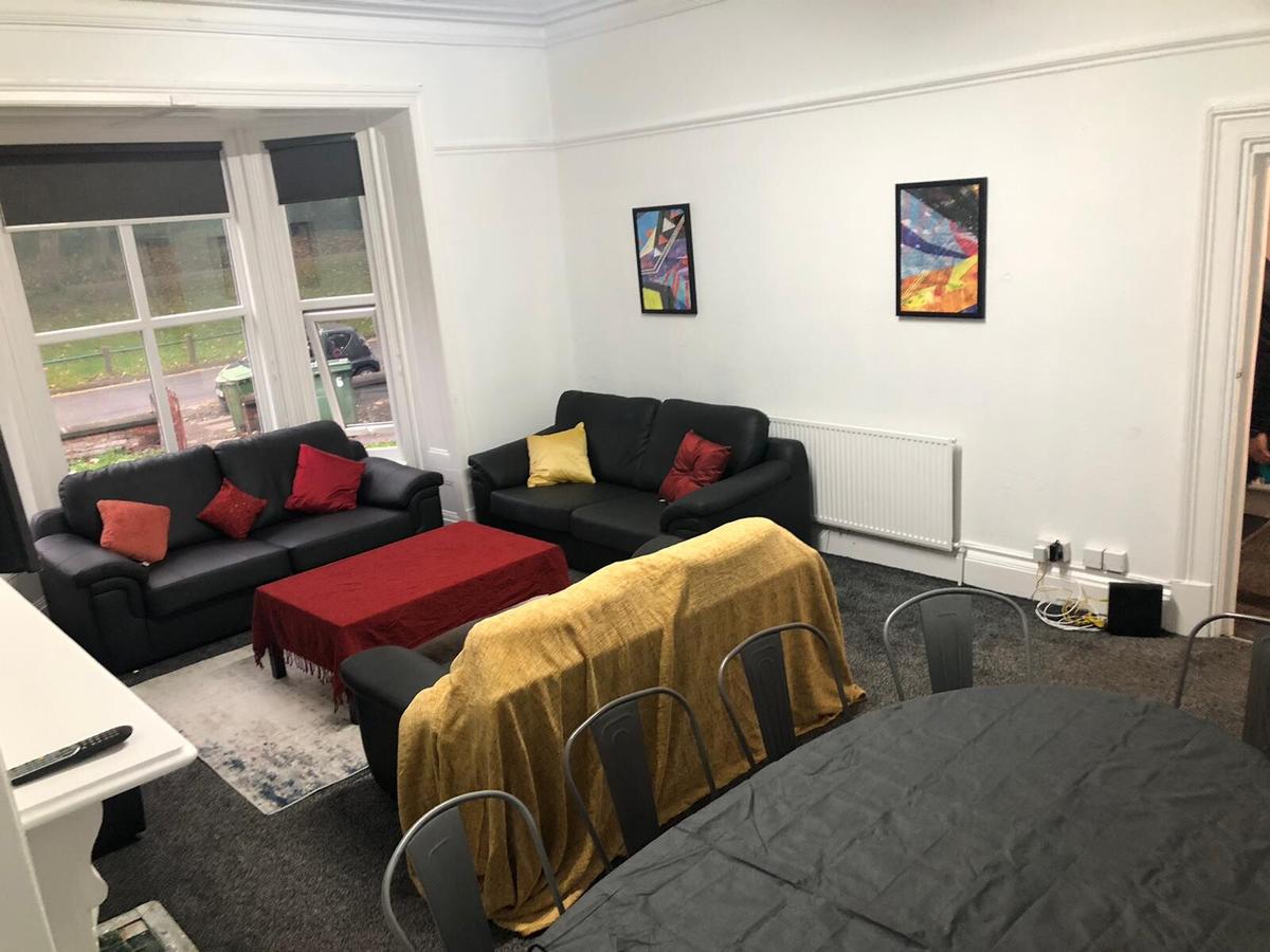 10 bedroom house for rent Moorland Road Leeds, LS6 1AL UniHomes