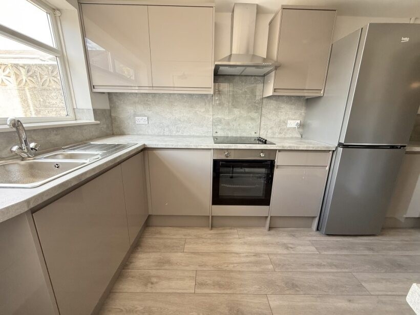 4 bedroom house on Bathurst Street, City Centre, Swansea