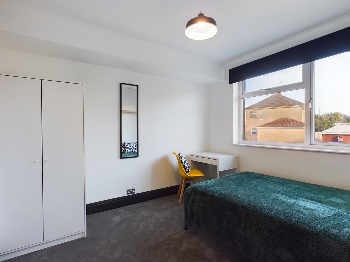 6 bedroom house for rent Monks Park Avenue, Bristol, BS7 0UN UniHomes