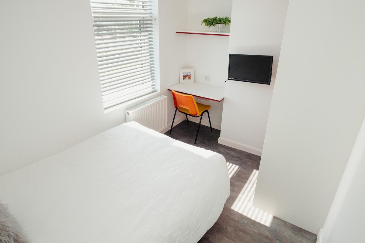 2 bedroom house for rent Leek Road, StokeonTrent, ST4 2BW UniHomes